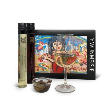 Winetastingbox met wijnglas
